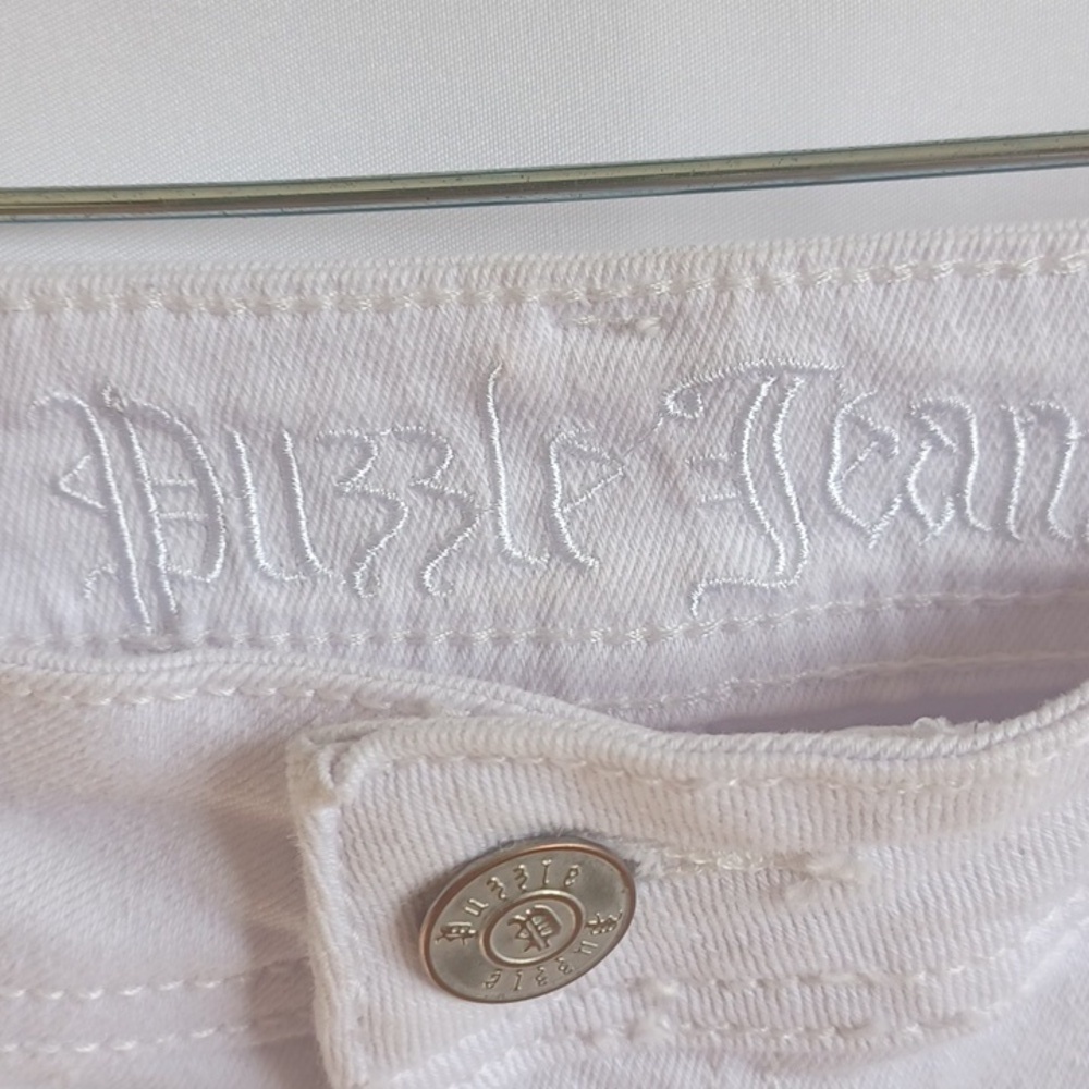 Puzzle Jeans White, Distressed. Ladies, Size 9/10 Midrise, 30" inseam, 30" waist - Picture 4 of 8